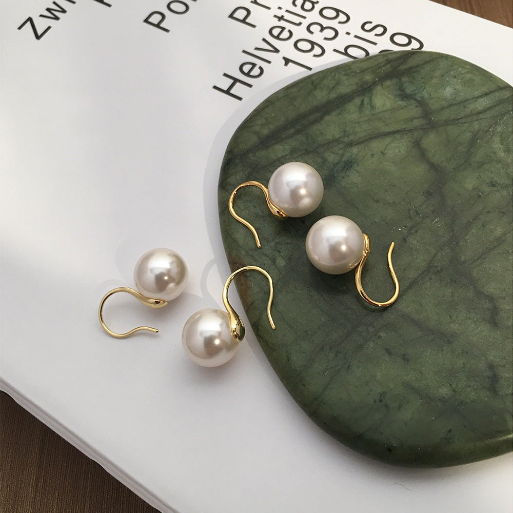Simple Pearl Earrings